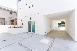 6845 Haskell Ave, Lake Balboa, CA 91406 - Photo 7