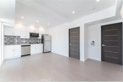 6845 Haskell Avenue, Lake Balboa, CA 91406 - Photo 13