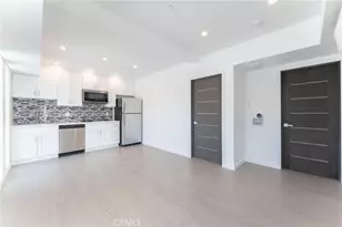 6845 Haskell Ave, Lake Balboa, CA 91406 - Photo 13