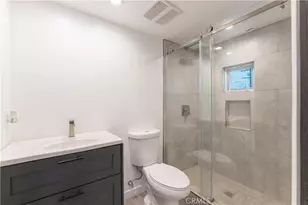 6845 Haskell Ave, Lake Balboa, CA 91406 - Photo 9