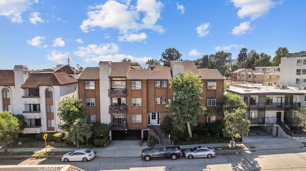 1433 Barry Ave, Los Angeles CA  90025-2366 exterior