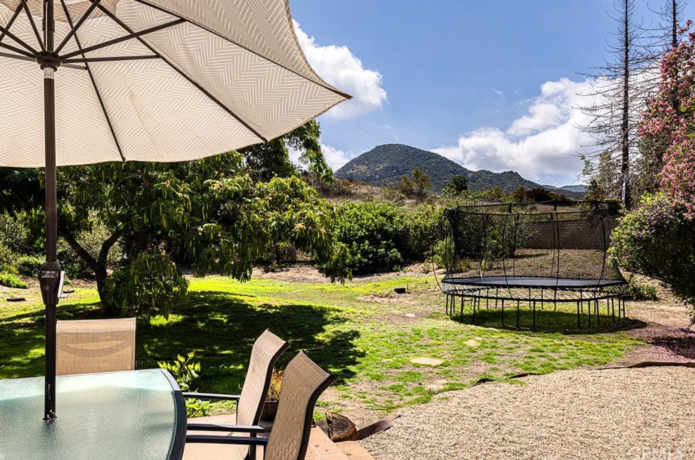 32904 Denver Springs Dr, Thousand Oaks CA  91361-5575 exterior