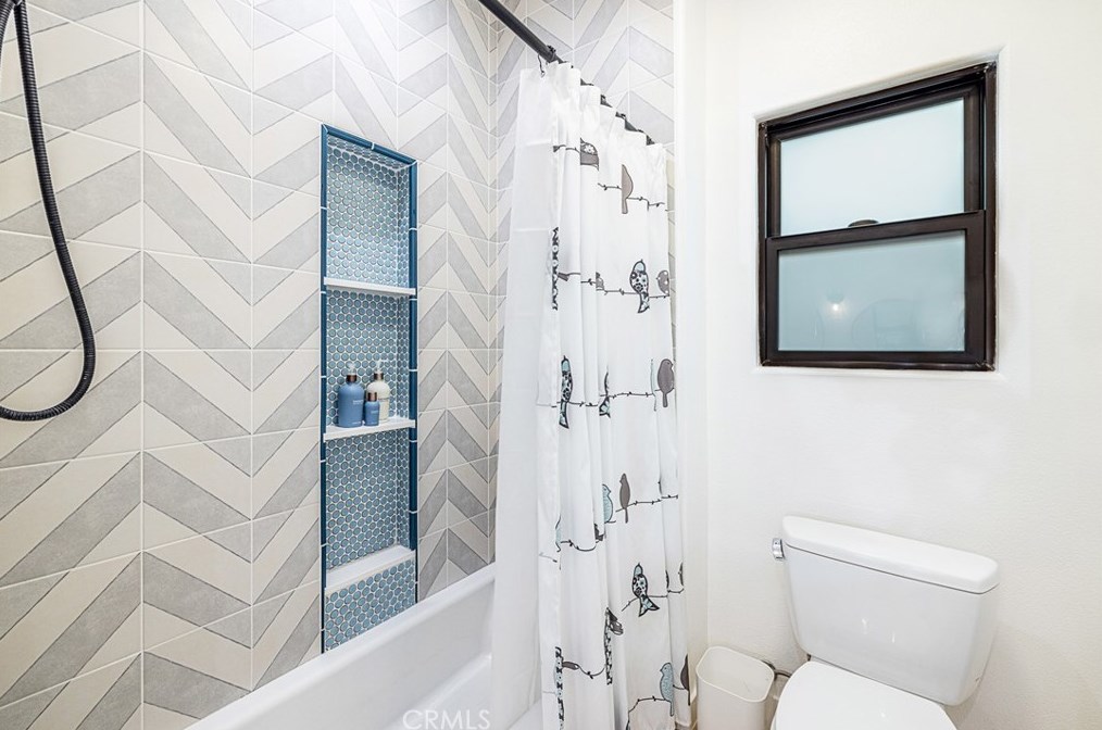 32904 Denver Springs Dr, Thousand Oaks CA  91361-5575 exterior