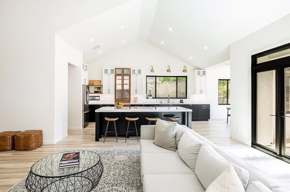 32904 Denver Springs Dr, Thousand Oaks CA  91361-5575 exterior