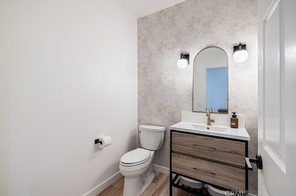 32904 Denver Springs Dr, Thousand Oaks CA  91361-5575 exterior