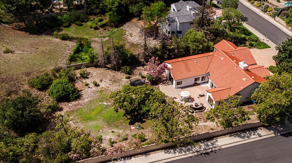 32904 Denver Springs Dr, Thousand Oaks CA  91361-5575 exterior