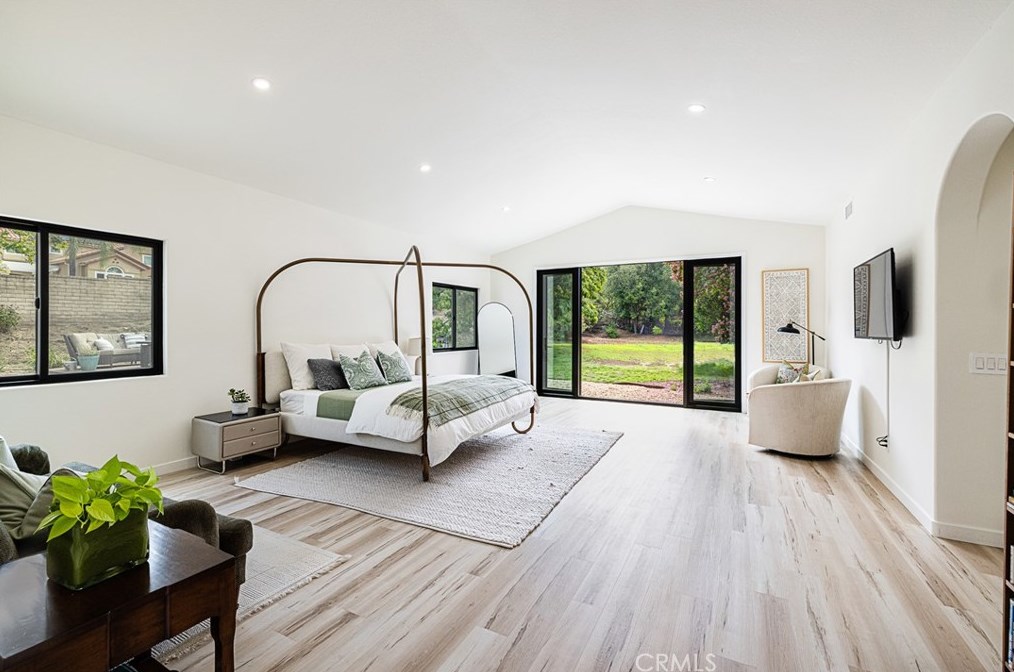 32904 Denver Springs Dr, Thousand Oaks CA  91361-5575 exterior