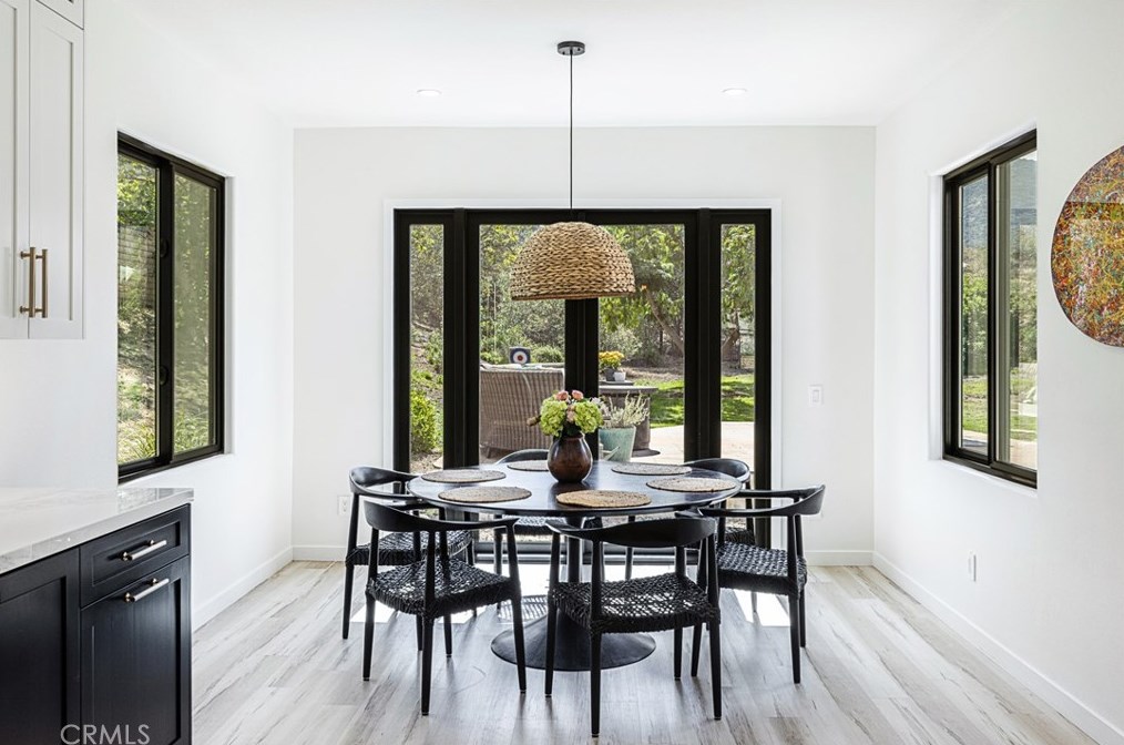 32904 Denver Springs Dr, Thousand Oaks CA  91361-5575 exterior