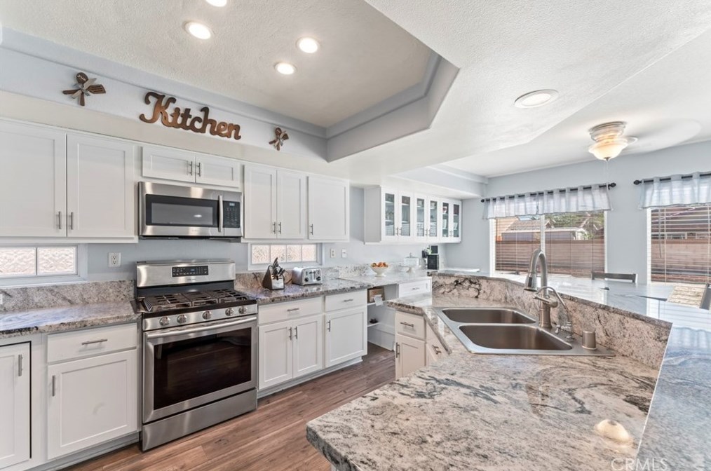 37502 Park Forest Ct, Palmdale CA  93552-4645 exterior