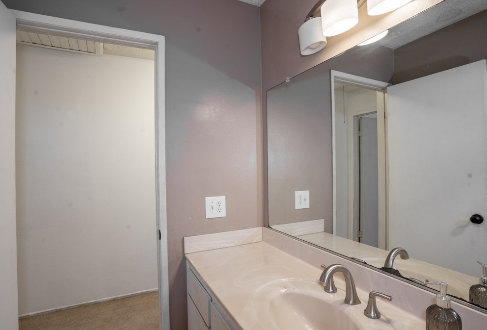 10724 De Haven Ave, Los Angeles CA  91331-2007 exterior