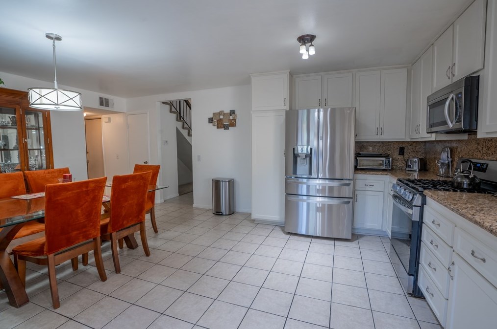 10724 De Haven Ave, Los Angeles CA  91331-2007 exterior