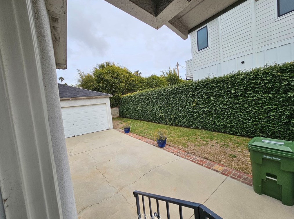 3446 Cabrillo Blvd, Los Angeles CA  90066-1504 exterior