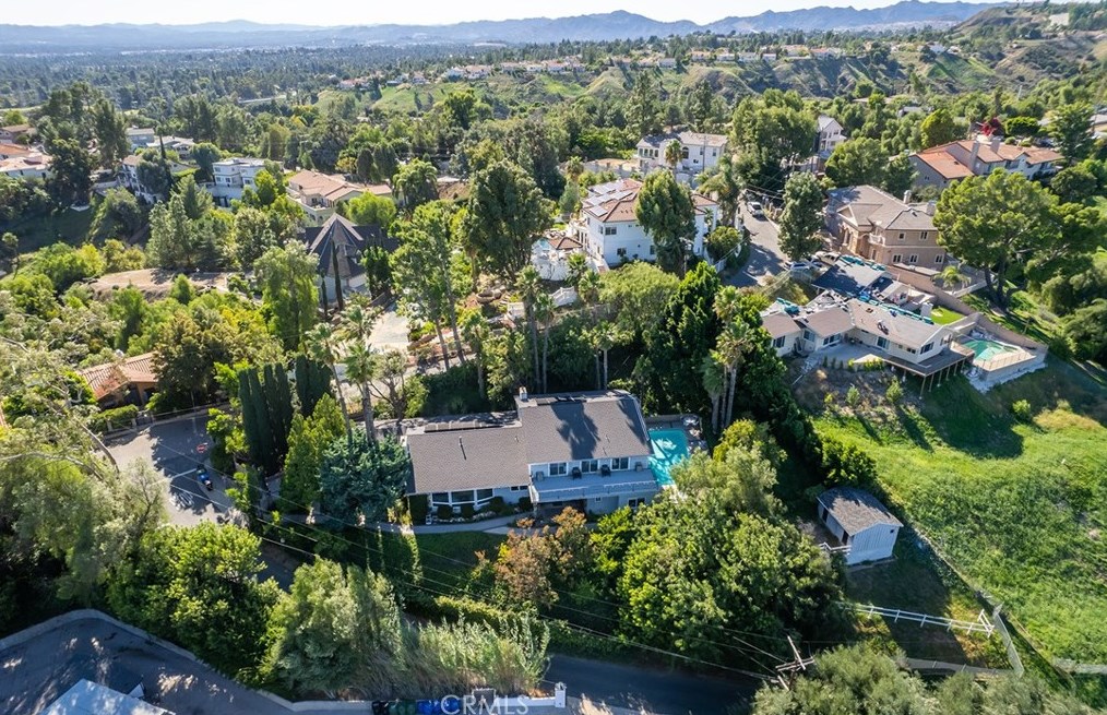 17811 Ridgeway Rd, San Fernando CA  91344-2134 exterior