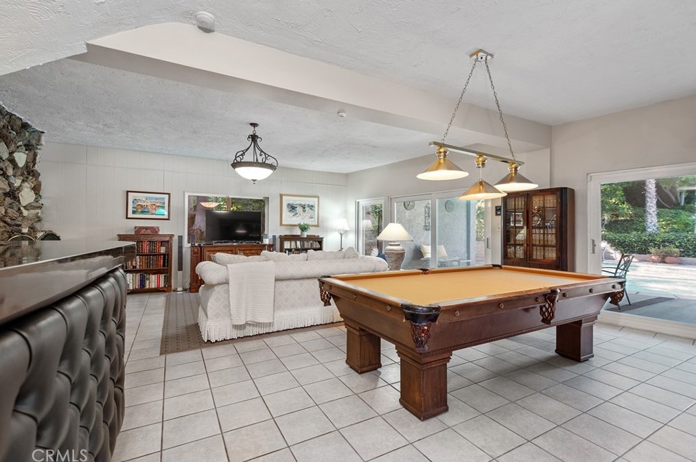 17811 Ridgeway Rd, San Fernando CA  91344-2134 exterior