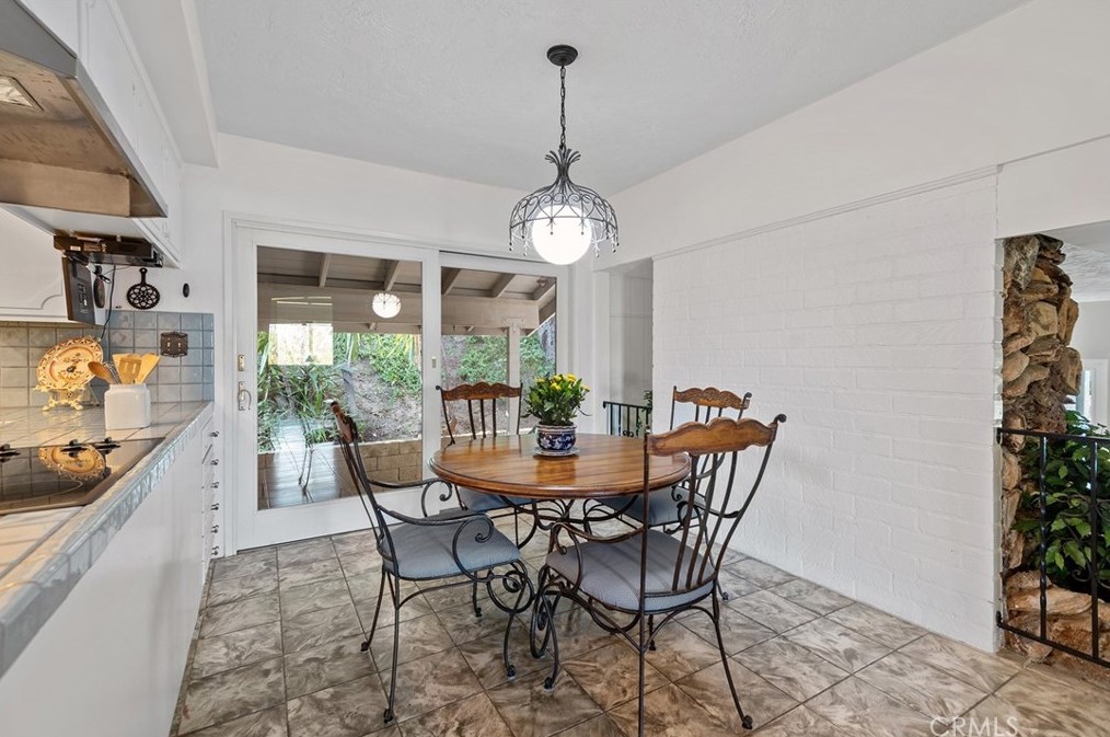 17811 Ridgeway Rd, San Fernando CA  91344-2134 exterior