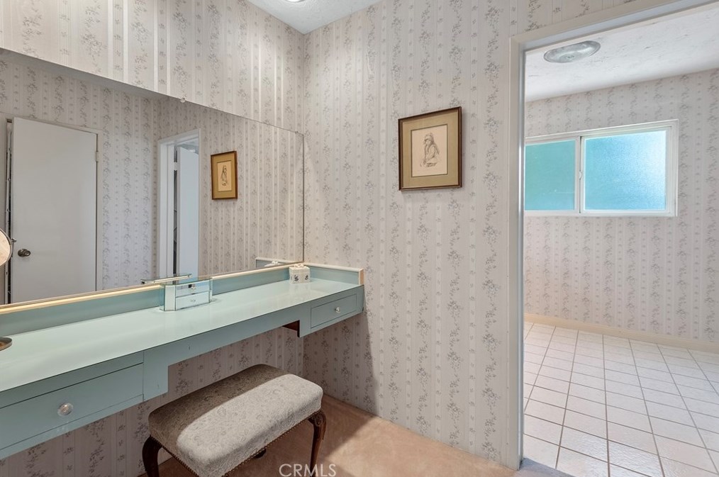 17811 Ridgeway Rd, San Fernando CA  91344-2134 exterior