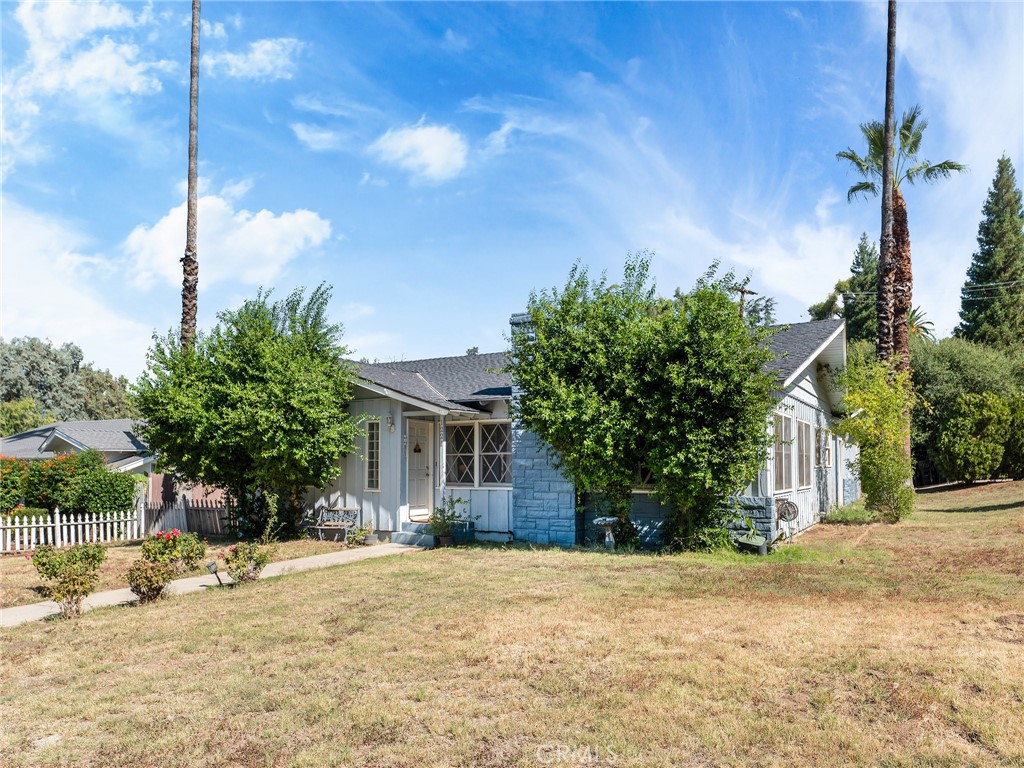 1221 Caballero Ln, Redlands, CA 92373 MLS SR23189516 Coldwell Banker