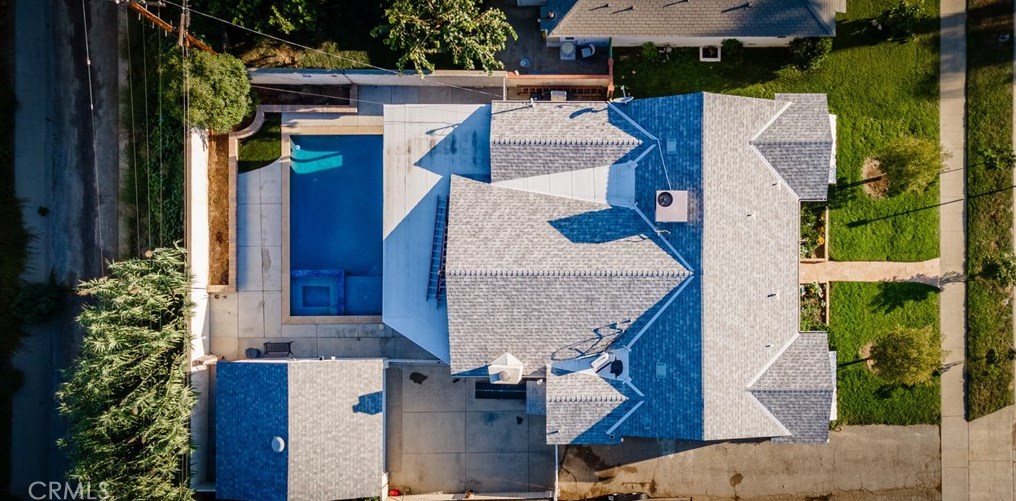 11000 Marklein Ave, San Fernando CA  91345-1330 exterior