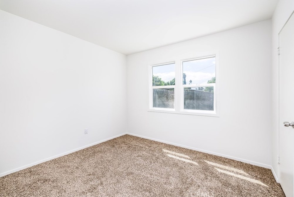7815 Zelzah Ave, Los Angeles CA  91335-2228 exterior