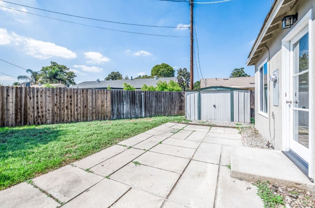 7815 Zelzah Ave, Los Angeles CA  91335-2228 exterior