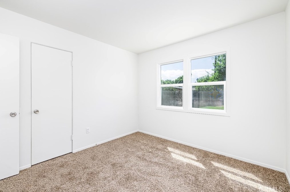 7815 Zelzah Ave, Los Angeles CA  91335-2228 exterior