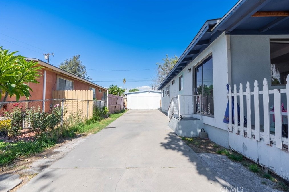 371 Fowler Ave, Pomona CA  91766-5342 exterior