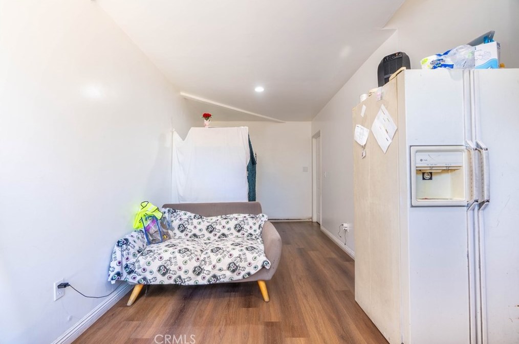 371 Fowler Ave, Pomona CA  91766-5342 exterior