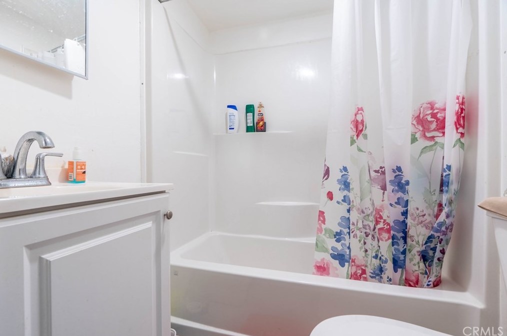 371 Fowler Ave, Pomona CA  91766-5342 exterior