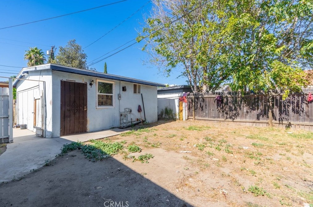 371 Fowler Ave, Pomona CA  91766-5342 exterior