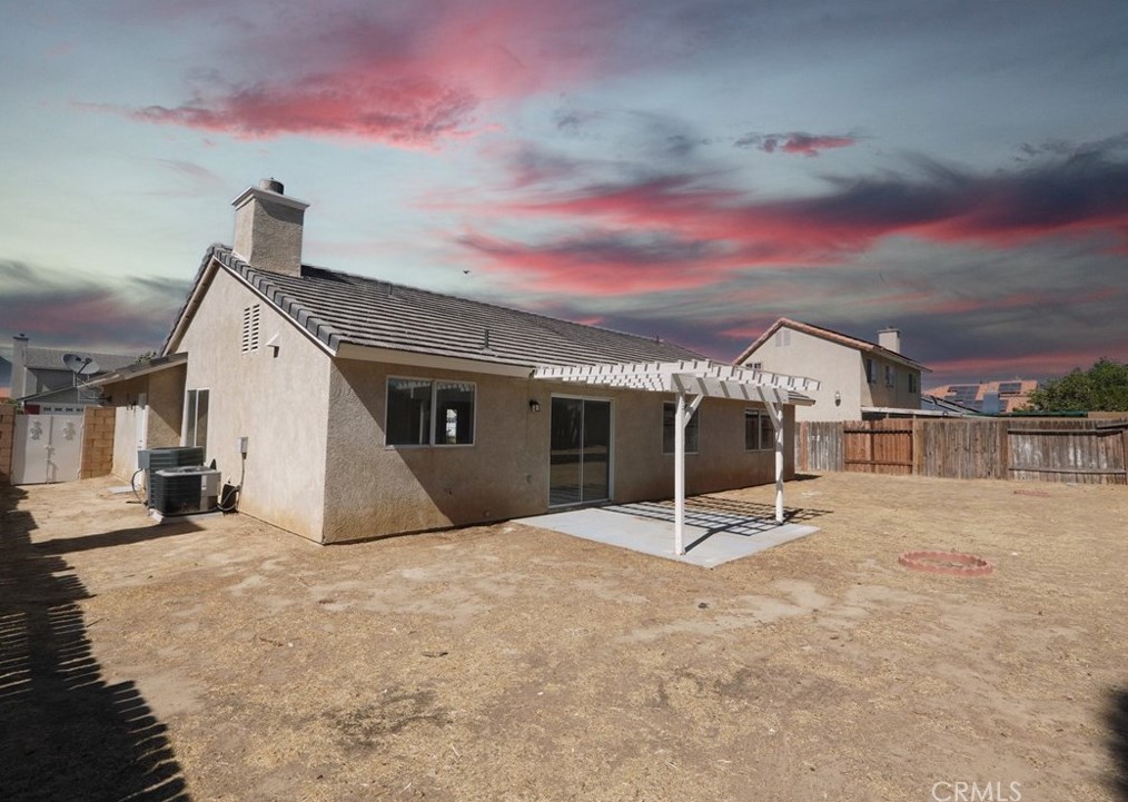 4260 Avenue, Palmdale CA  93552-0043 exterior