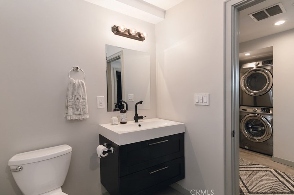 5166 High Crest Ave, Los Angeles CA  90041-1609 exterior