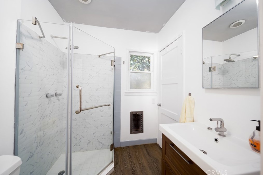 3226 Oakhurst Ave, Los Angeles CA  90034-2826 exterior