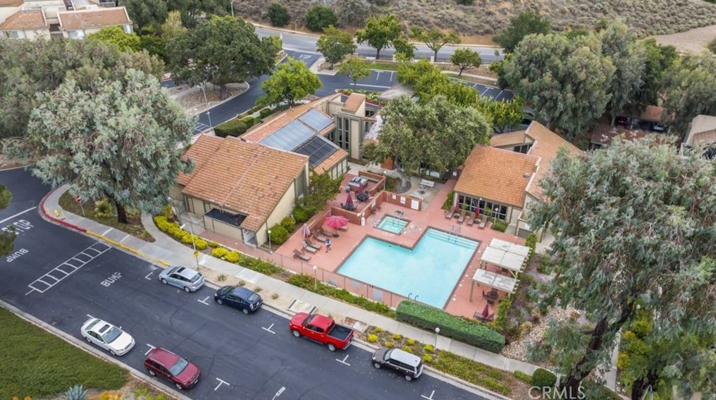 221 Oakleaf Dr, Thousand Oaks CA  91360-3845 exterior