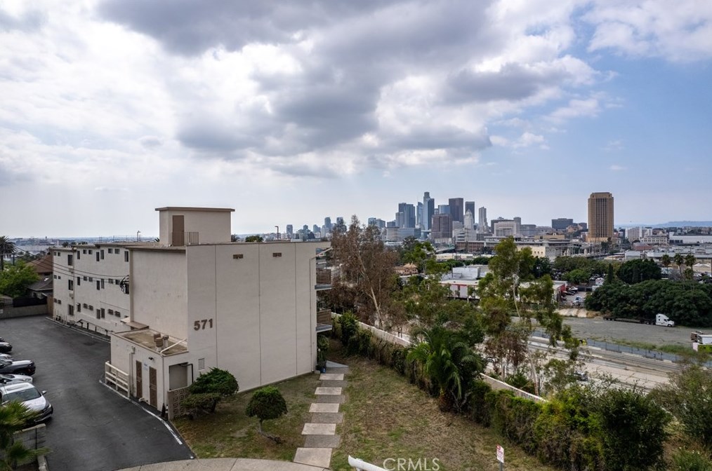 571 Fairview Ave, Los Angeles CA  90033-1647 exterior