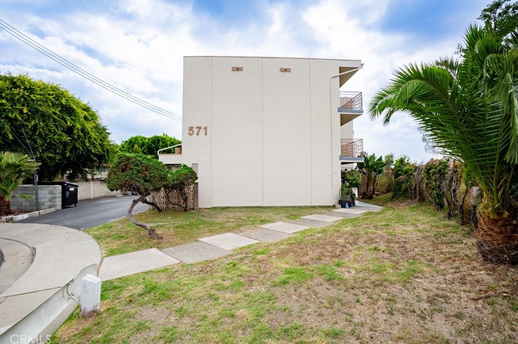 571 Fairview Ave, Los Angeles CA  90033-1647 exterior
