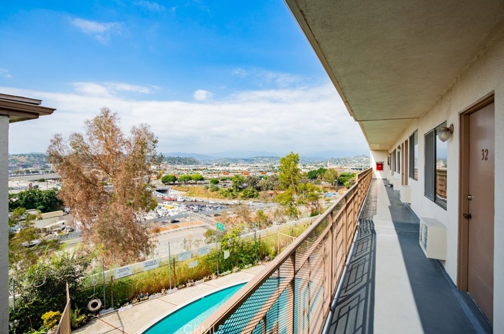 571 Fairview Ave, Los Angeles CA  90033-1647 exterior