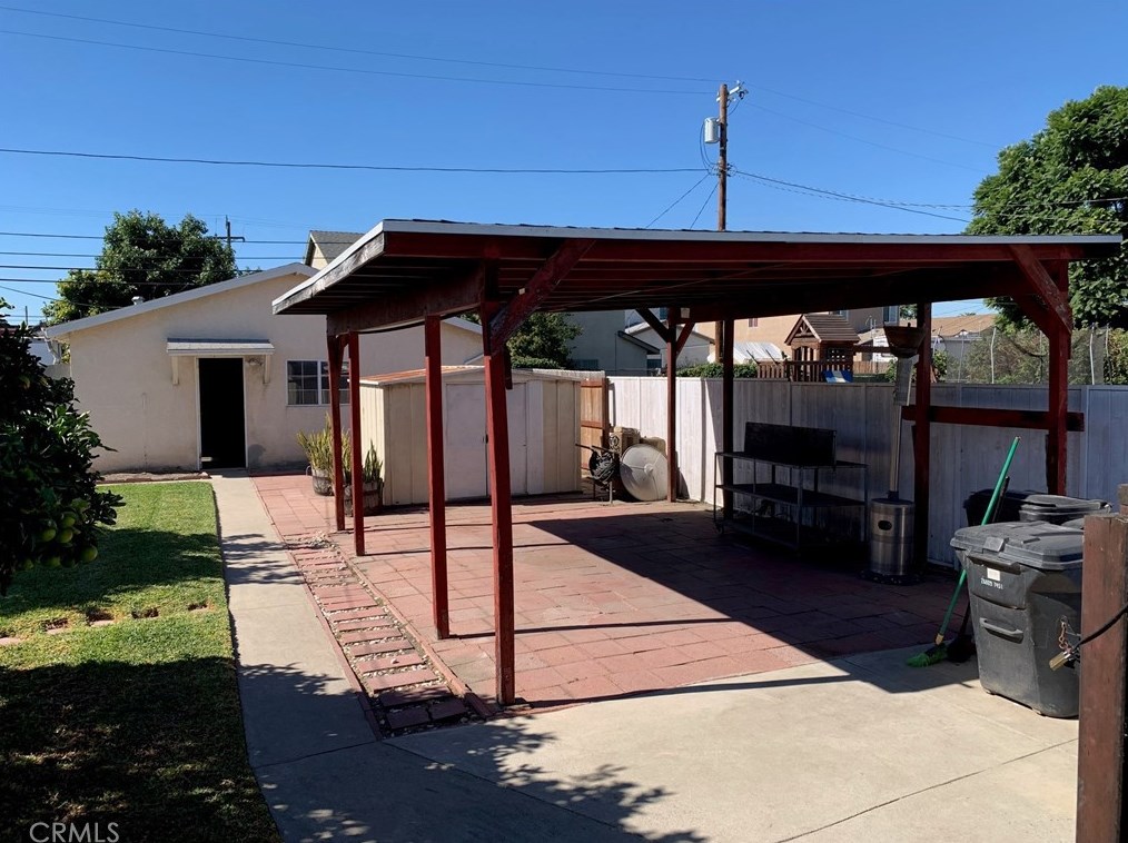 10323 Paloma Ave, Los Angeles CA  90002-3262 exterior