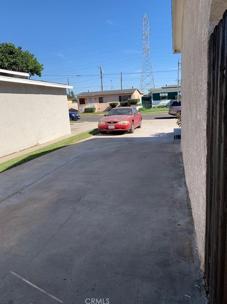 10323 Paloma Ave, Los Angeles CA  90002-3262 exterior