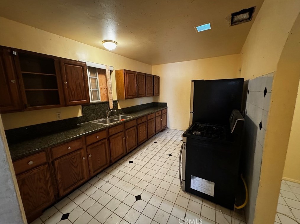 2528 Catherine Rd, Altadena CA  91001-2305 exterior