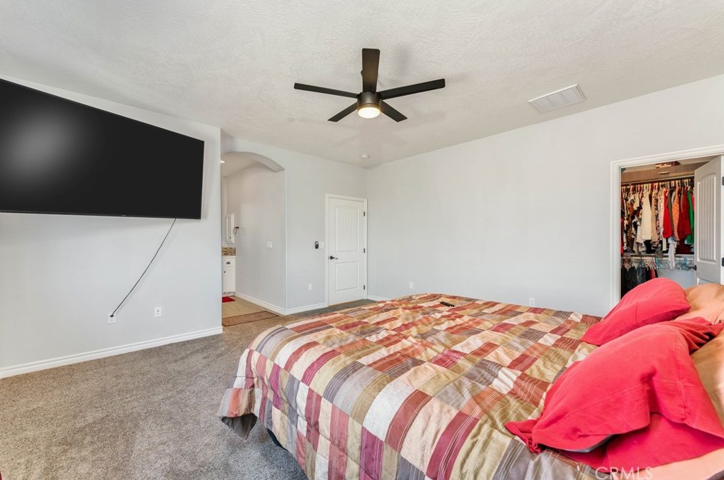 3014 Manzano Rd, Phelan CA  92371-7767 exterior