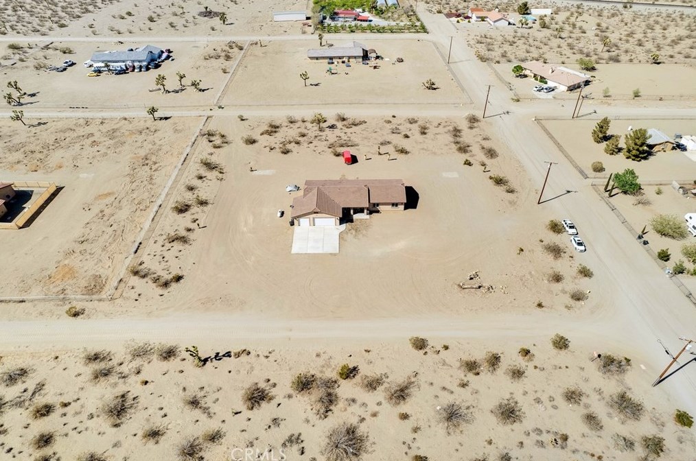 3014 Manzano Rd, Phelan CA  92371-7767 exterior
