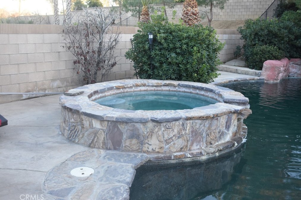 4652 Starstone Ct, Palmdale CA  93551-1827 exterior