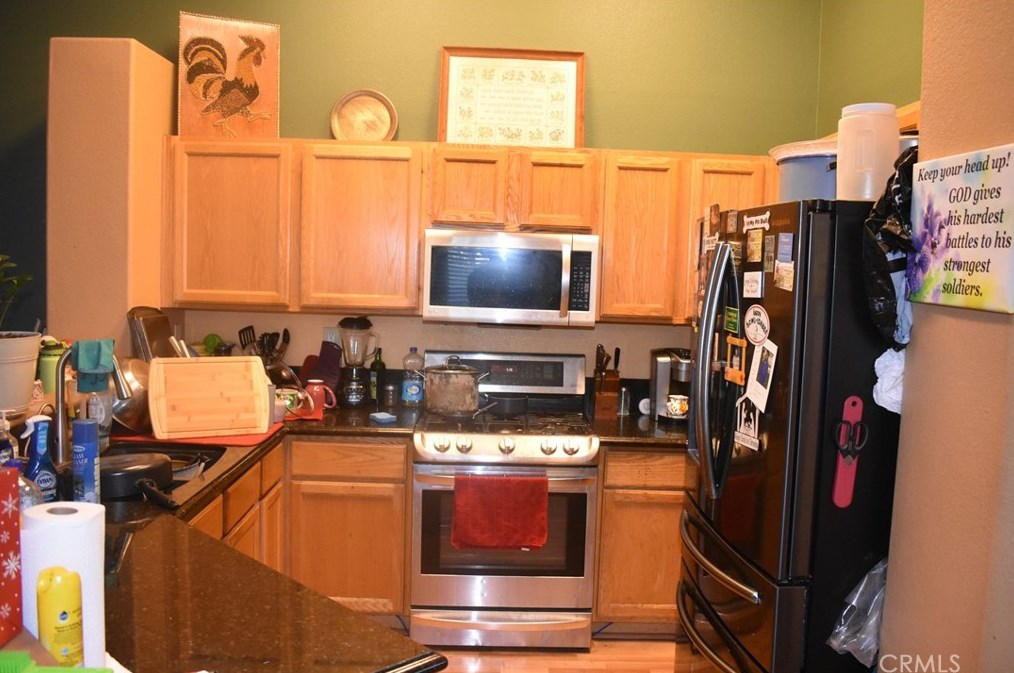 4652 Starstone Ct, Palmdale CA  93551-1827 exterior