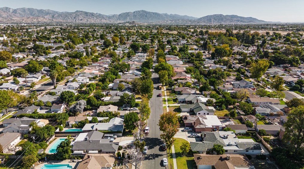 15150 Hiawatha St, San Fernando CA  91345-2515 exterior