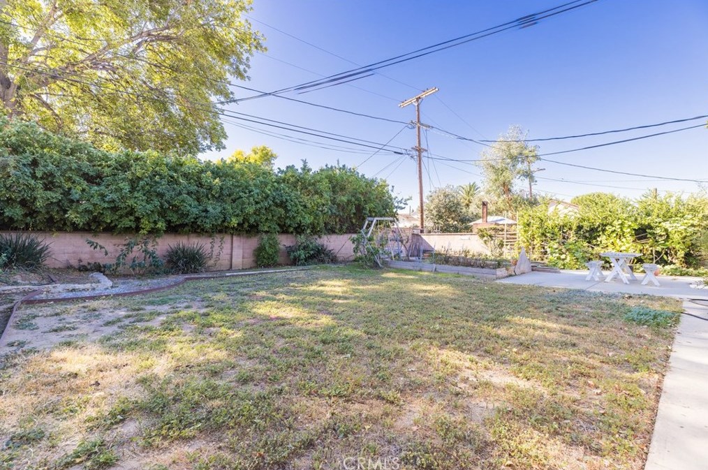15150 Hiawatha St, San Fernando CA  91345-2515 exterior