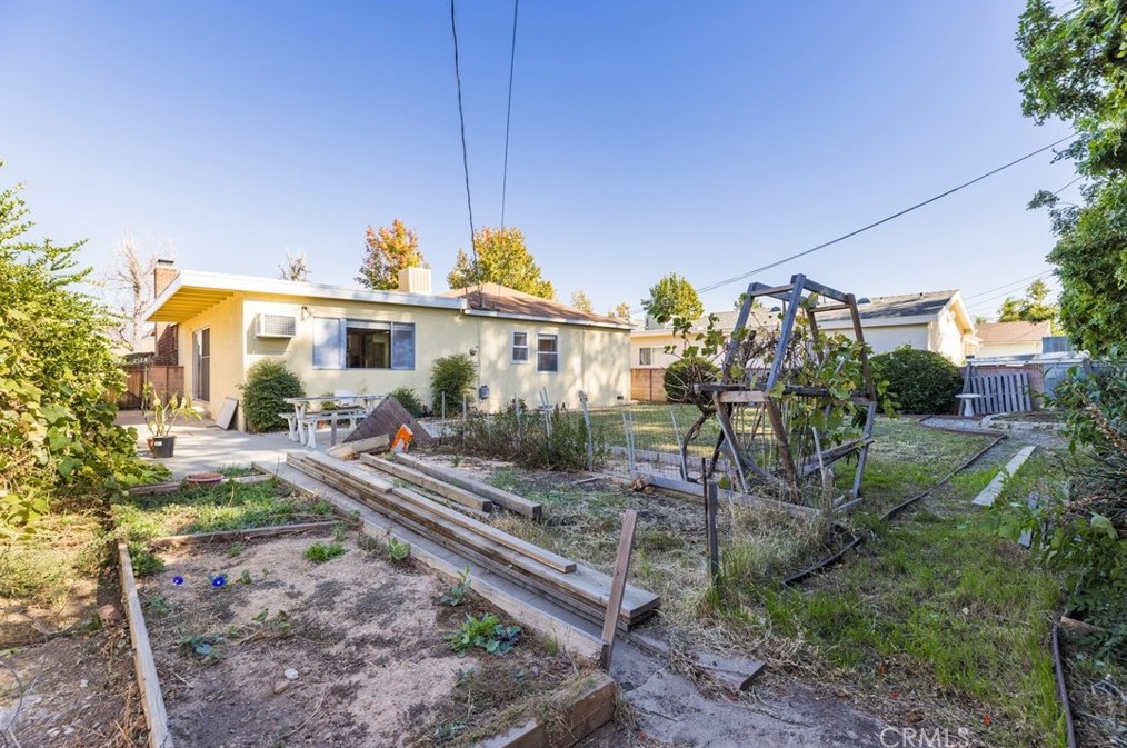 15150 Hiawatha St, San Fernando CA  91345-2515 exterior