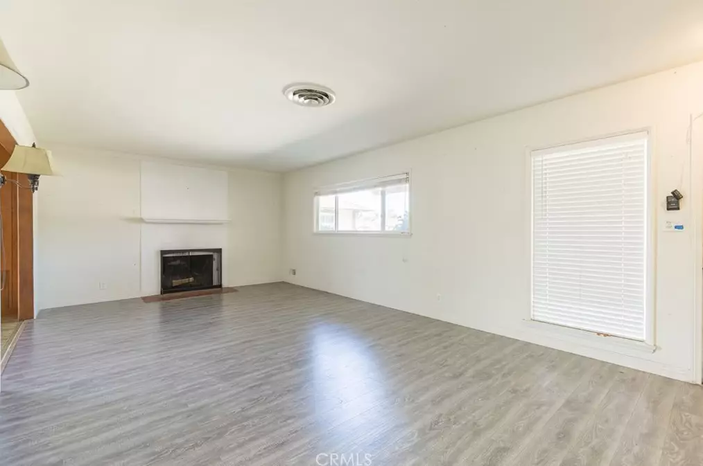 15150 Hiawatha St, San Fernando CA  91345-2515 exterior