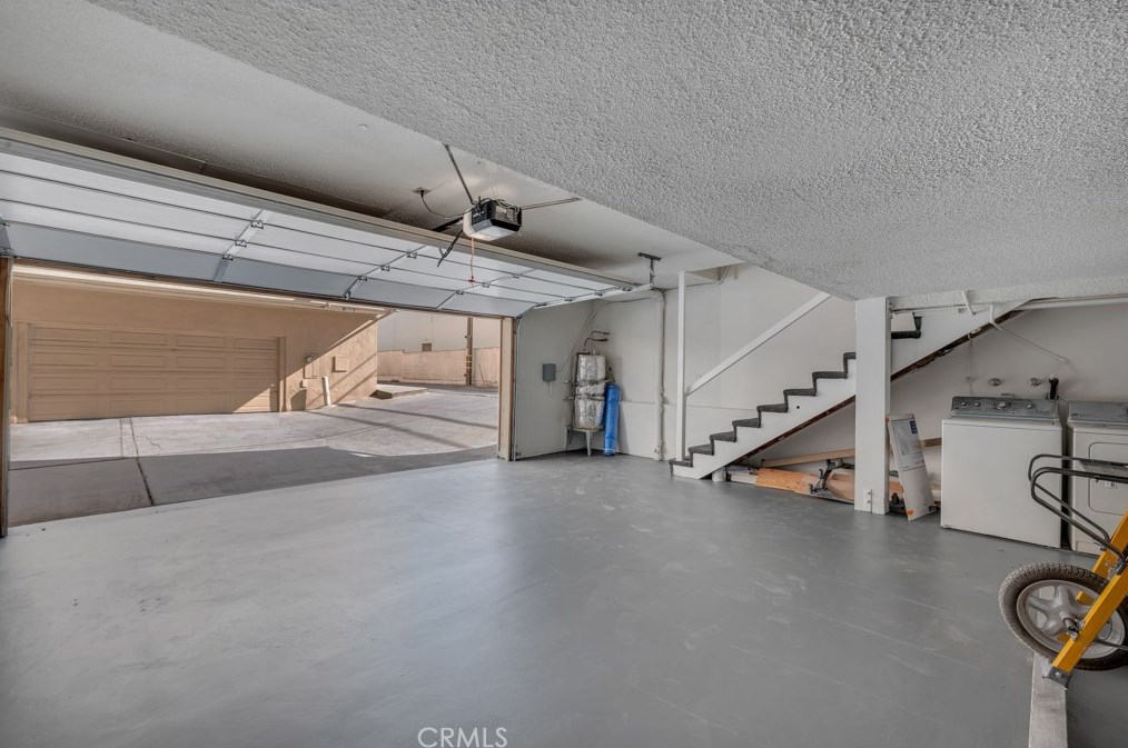 5360 Fairview Blvd, Los Angeles CA  90056-2308 exterior