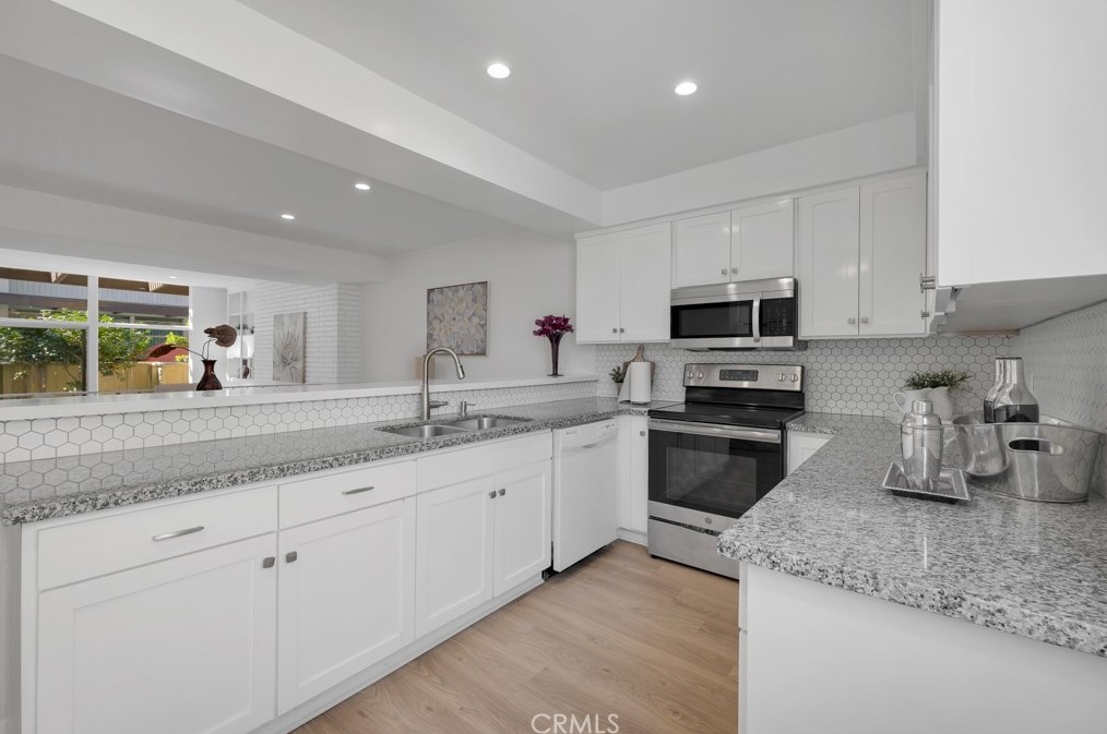 5360 Fairview Blvd, Los Angeles CA  90056-2308 exterior