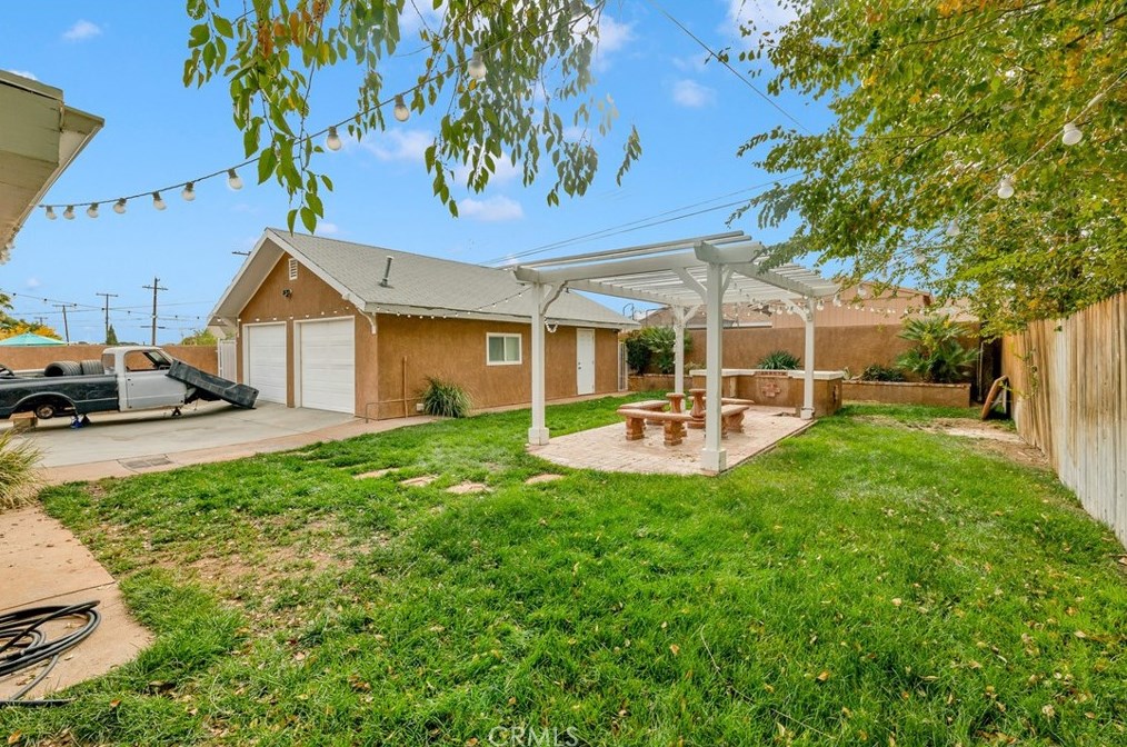 1626 Avenue, Palmdale CA  93551-2153 exterior